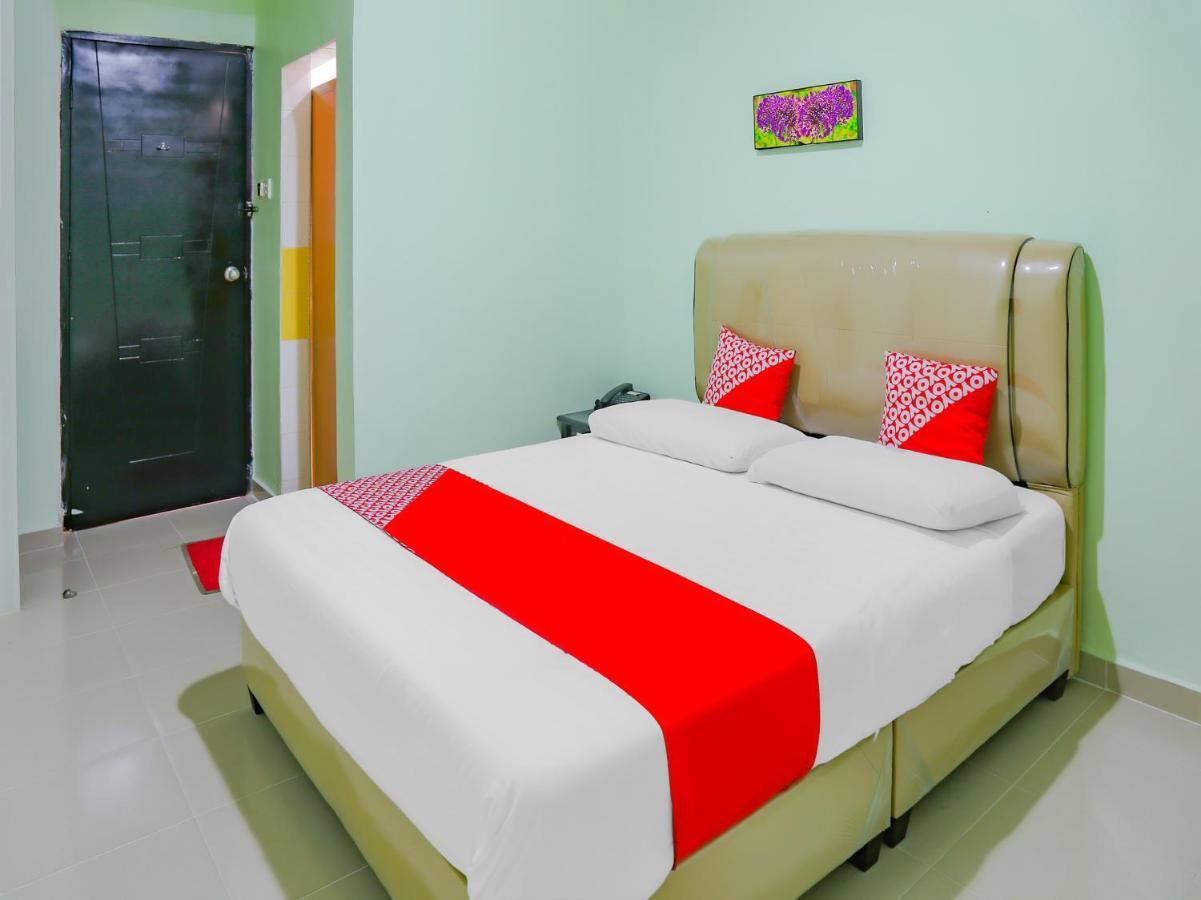 Oyo 90269 Hotel Indorasa 2 Jodoh  ภายนอก รูปภาพ