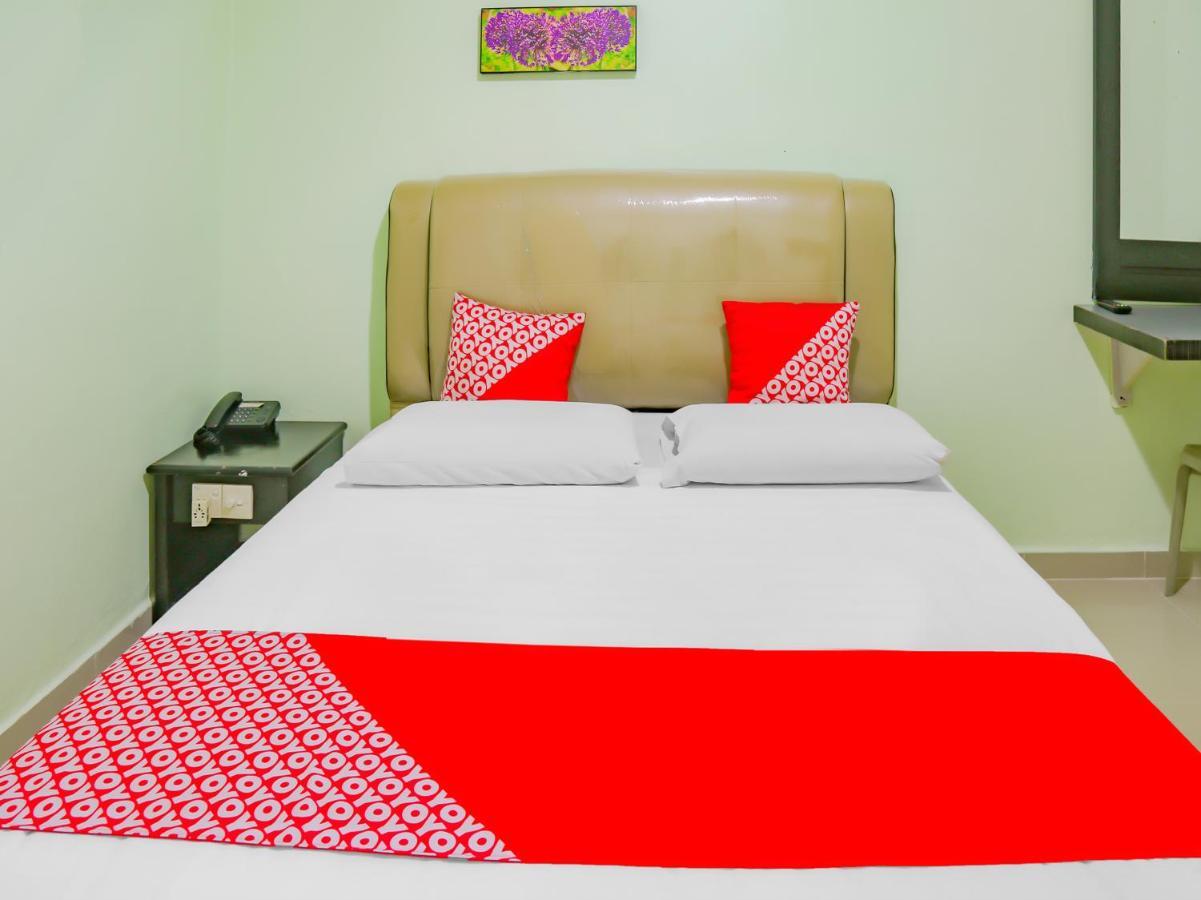Oyo 90269 Hotel Indorasa 2 Jodoh  ภายนอก รูปภาพ